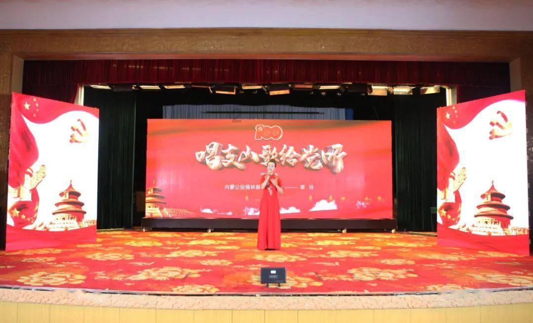 高速公路上发生碰擦事故,驾驶员竟站在车道上“理论”
